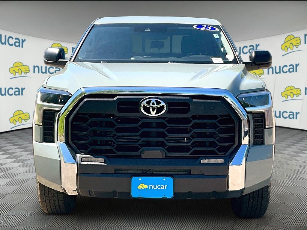 2023 Toyota Tundra — photo 2