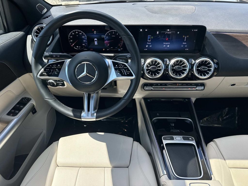 Thumbnail: 2025 Mercedes-Benz GLA - 20