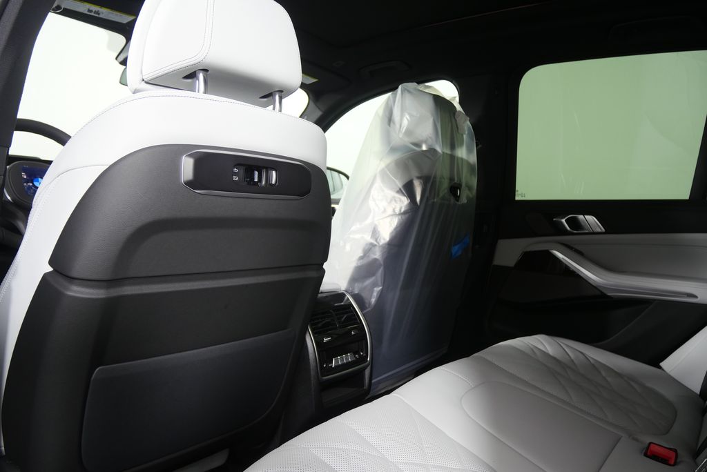 Thumbnail: 2026 BMW X5 - 17