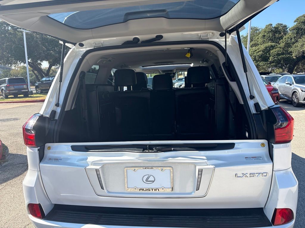 Thumbnail: 2019 Lexus LX - 22