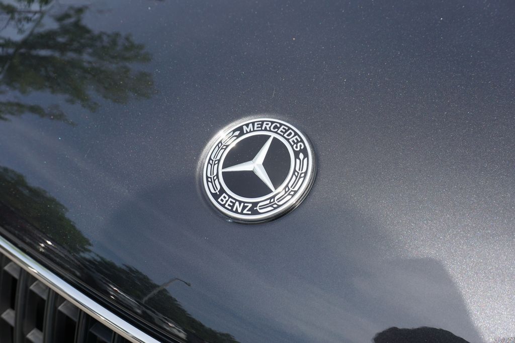 2025 Mercedes-Benz GLC 350 9
