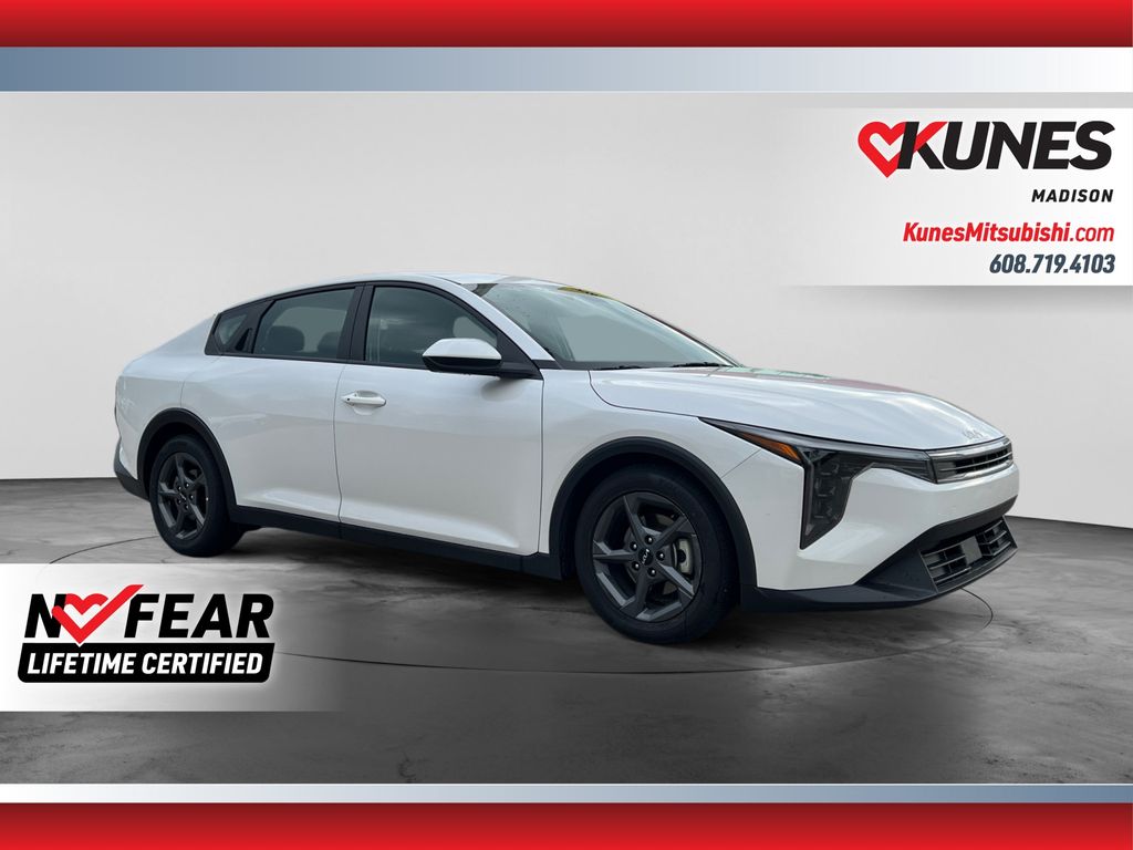 Snow White Pearl 2025 Kia K4 Sedan Front-Wheel Drive Continuously Variable Transmission
