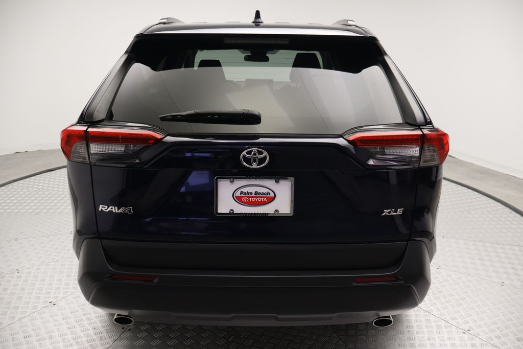 Thumbnail: 2021 Toyota RAV4 - 10