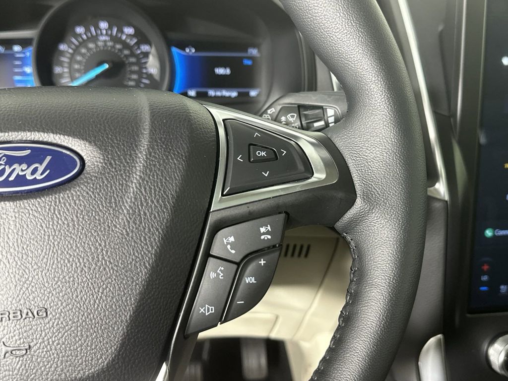 2024 Ford Edge Titanium 23