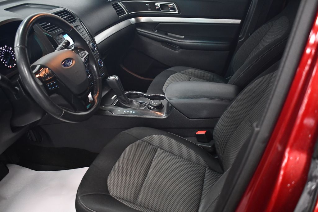 Thumbnail: 2016 Ford Explorer - 6