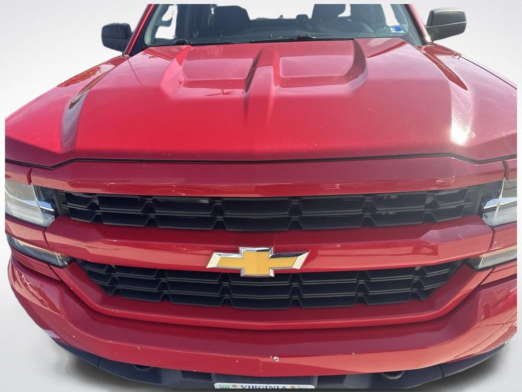 Used 2016 Red Chevrolet Custom image 2