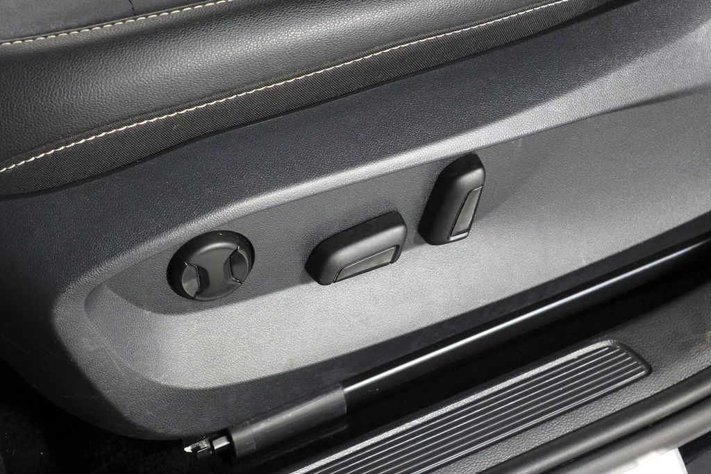 Thumbnail: 2022 Volkswagen Taos - 22