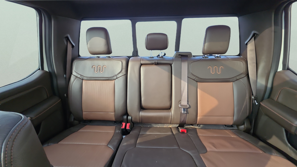 Used 2025 White Ford King Ranch image 28