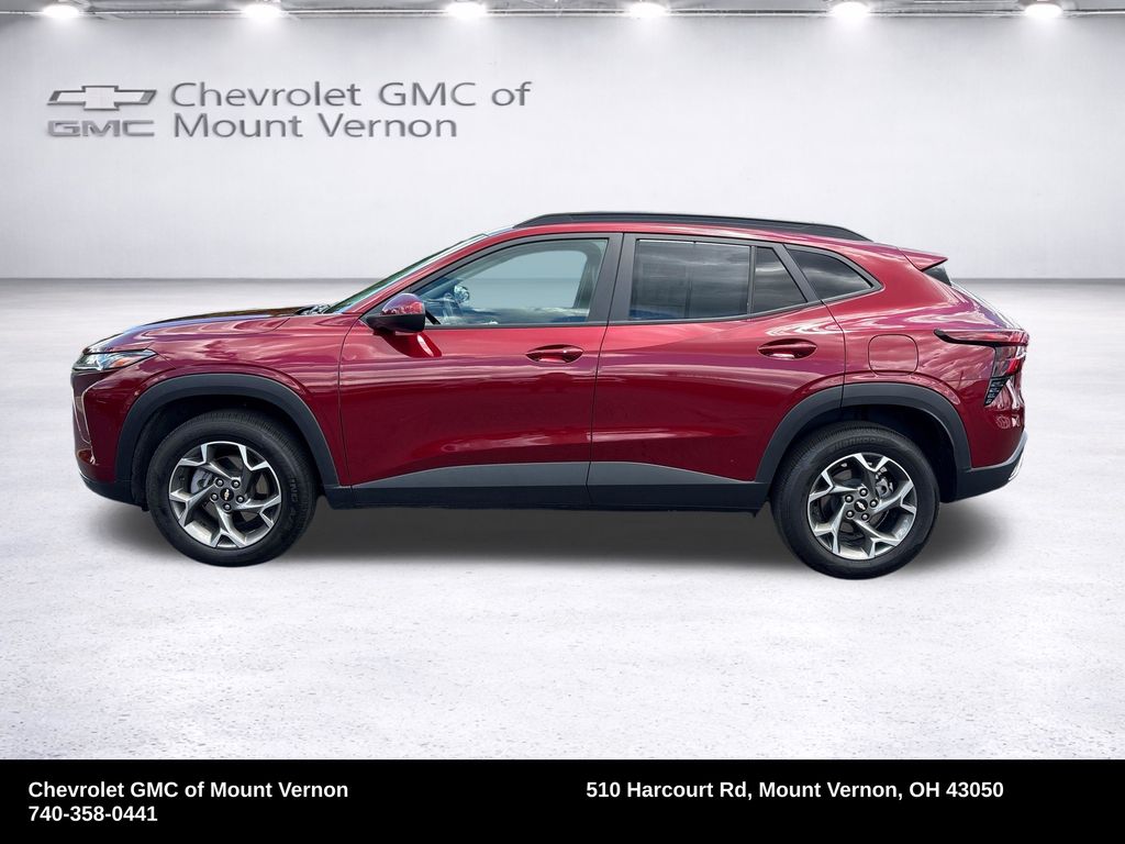 2025 Chevrolet Trax LT - Image 2