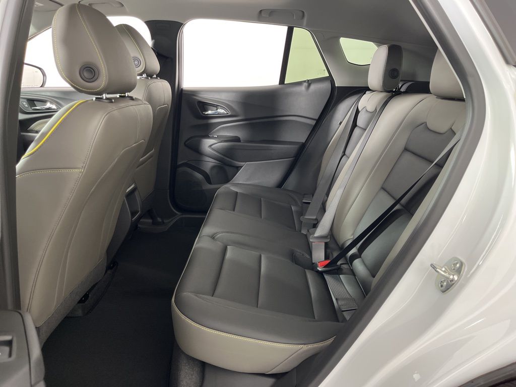 Thumbnail: 2025 Chevrolet Trax - 21