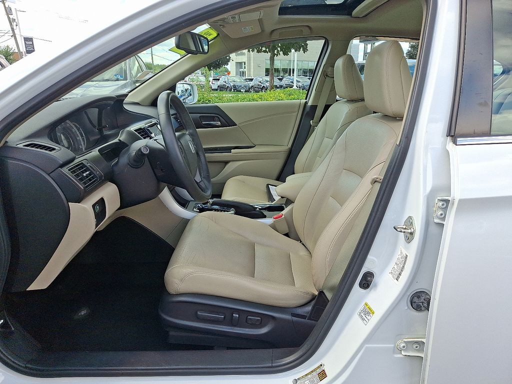 Thumbnail: 2015 Honda Accord - 14