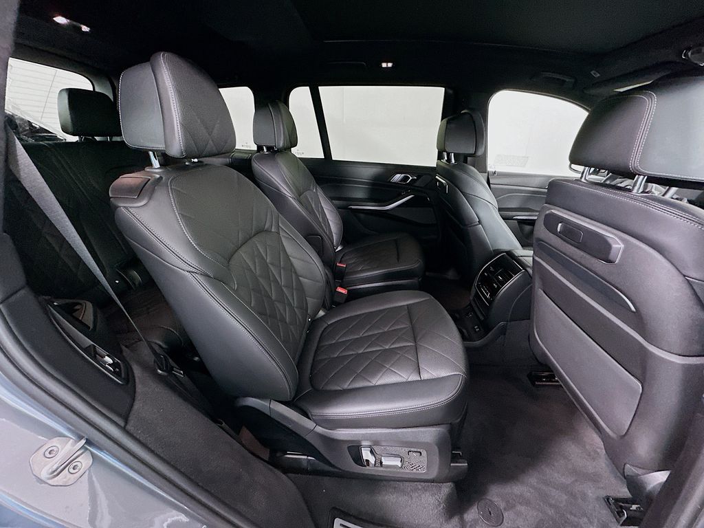 Thumbnail: 2023 BMW X7 - 29