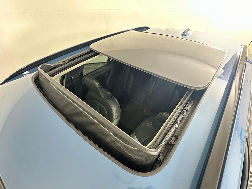 2023 Volvo XC40 B5 Plus 21