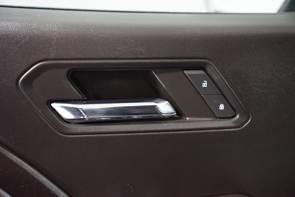 Thumbnail: 2024 Chevrolet Colorado - 29