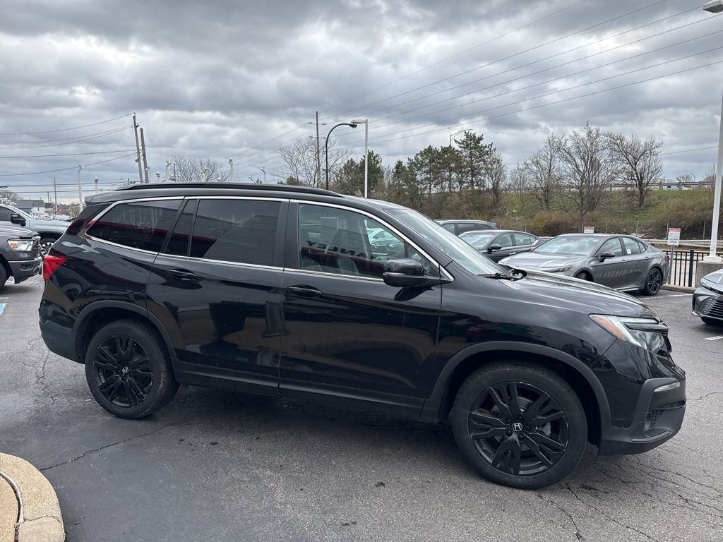 View vehicle photo 6