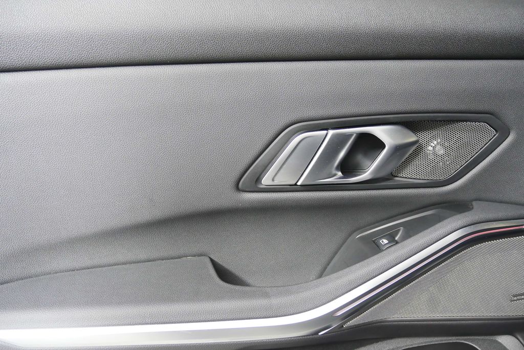 Thumbnail: 2020 BMW 3 Series - 13