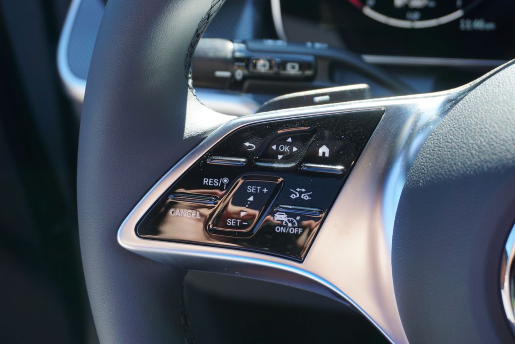 Thumbnail: 2026 Mercedes-Benz GLC - 27