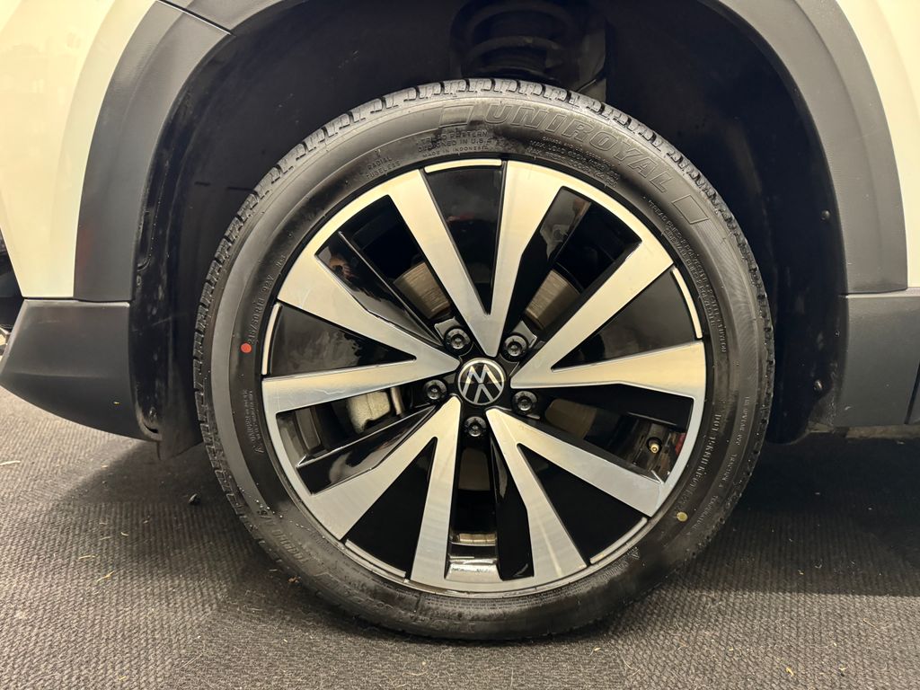 2024 Volkswagen Taos 1.5T SE