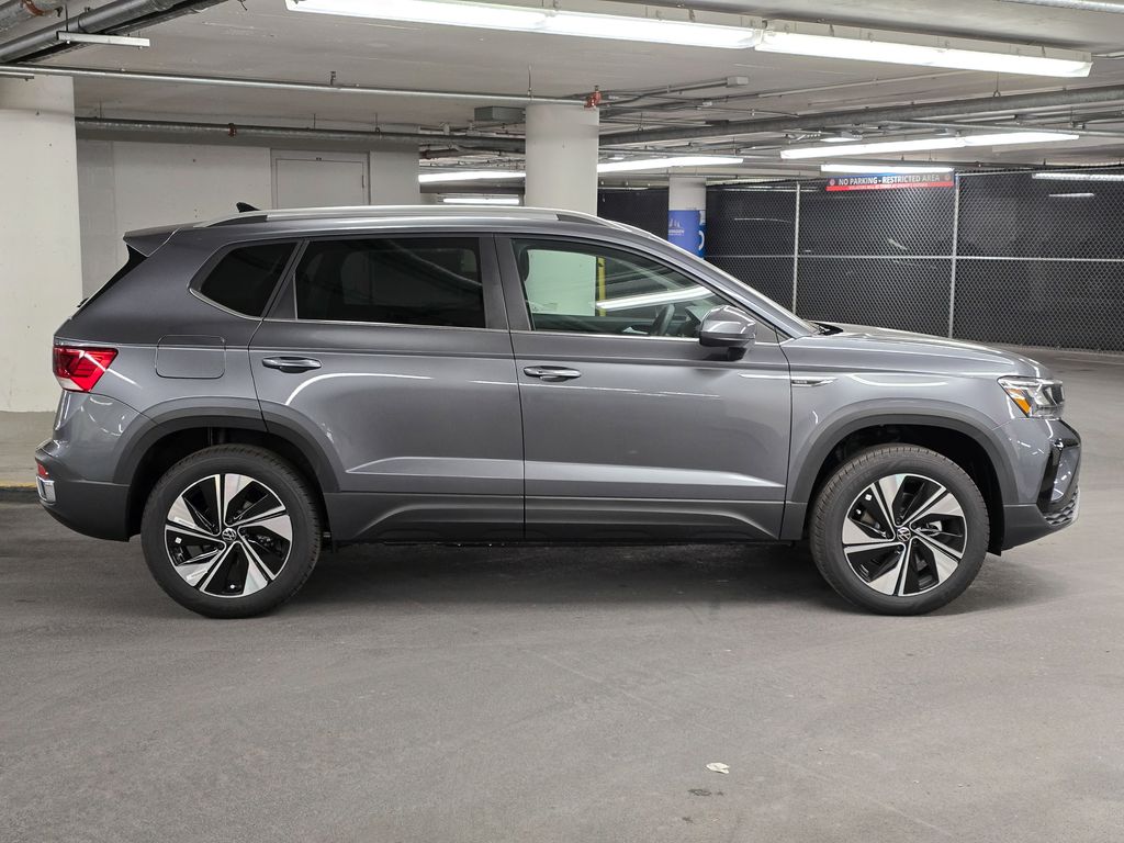 2024 Volkswagen Taos 1.5T SE 8