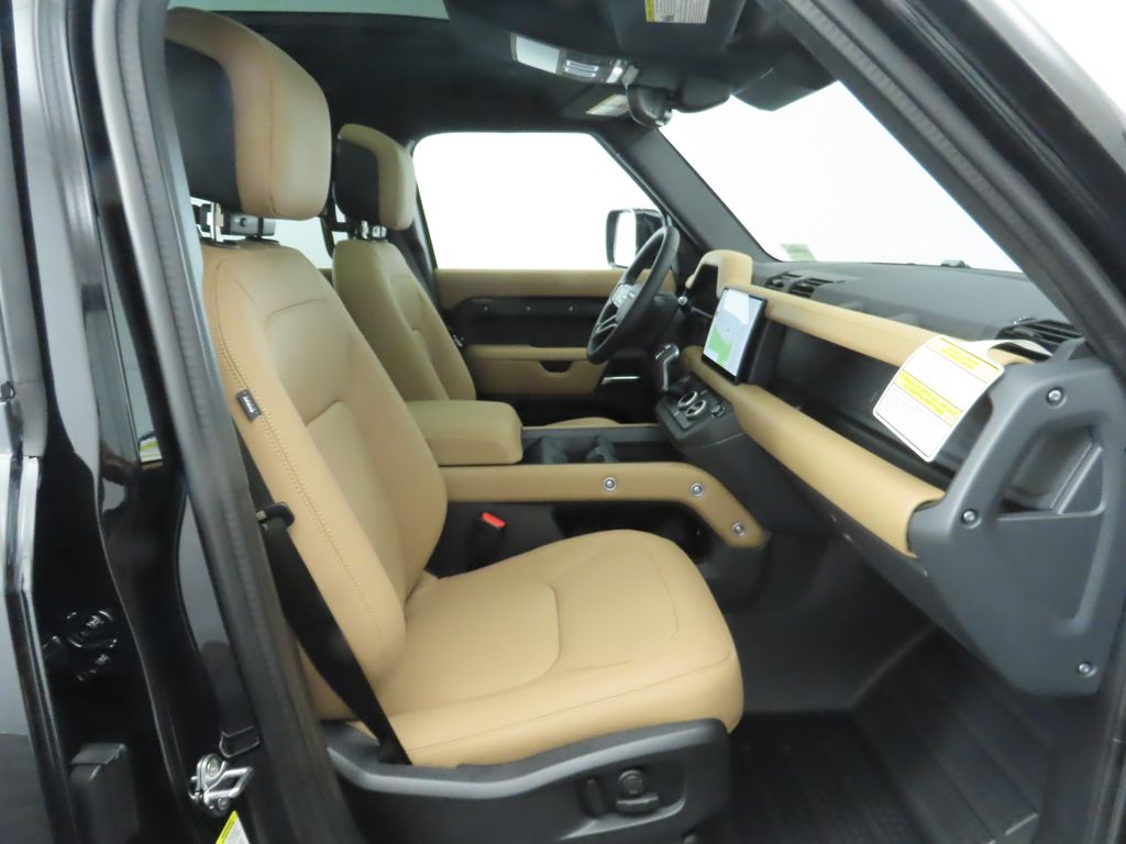 2025 Land Rover Defender 110 21