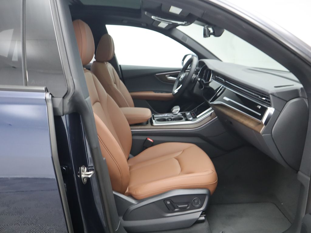 Thumbnail: 2025 Audi Q8 - 22