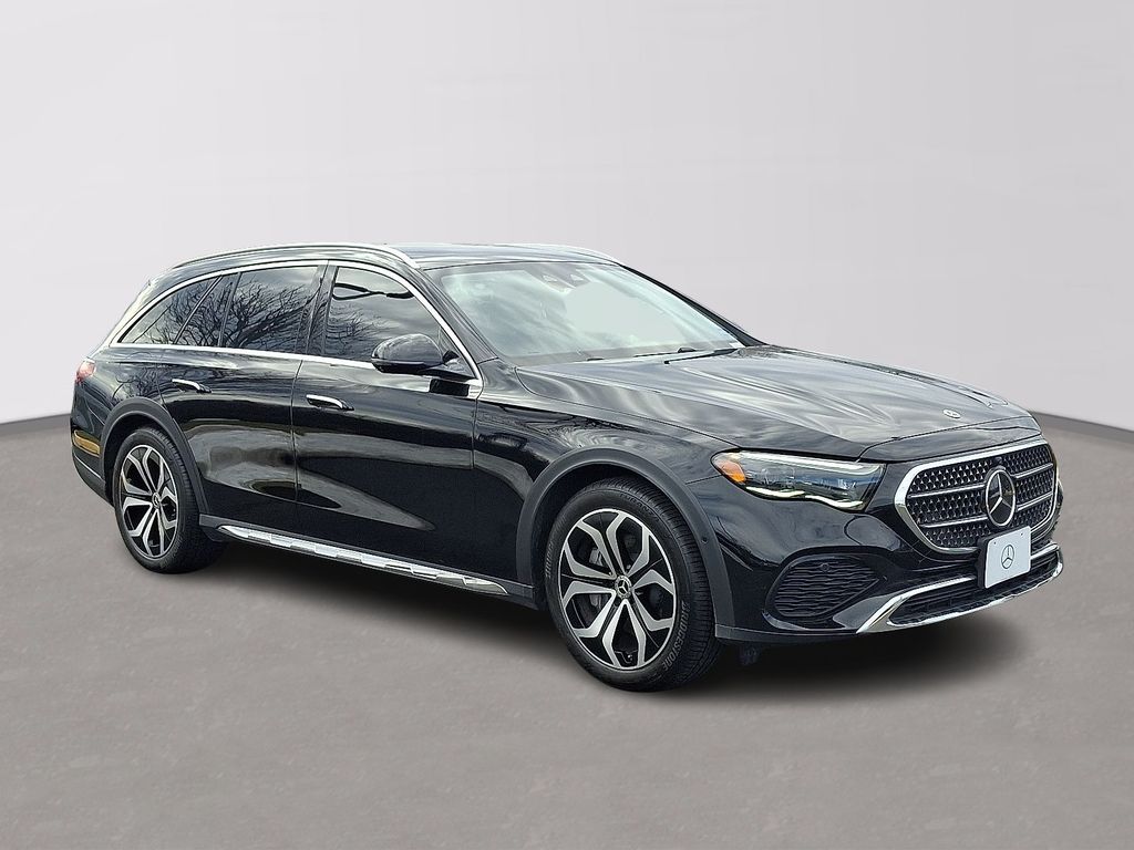 Thumbnail: 2025 Mercedes-Benz E-Class - 3