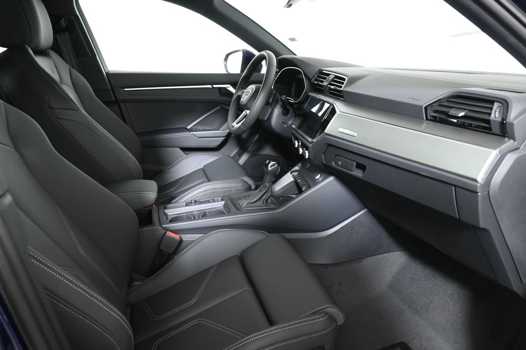 Thumbnail: 2025 Audi Q3 - 21