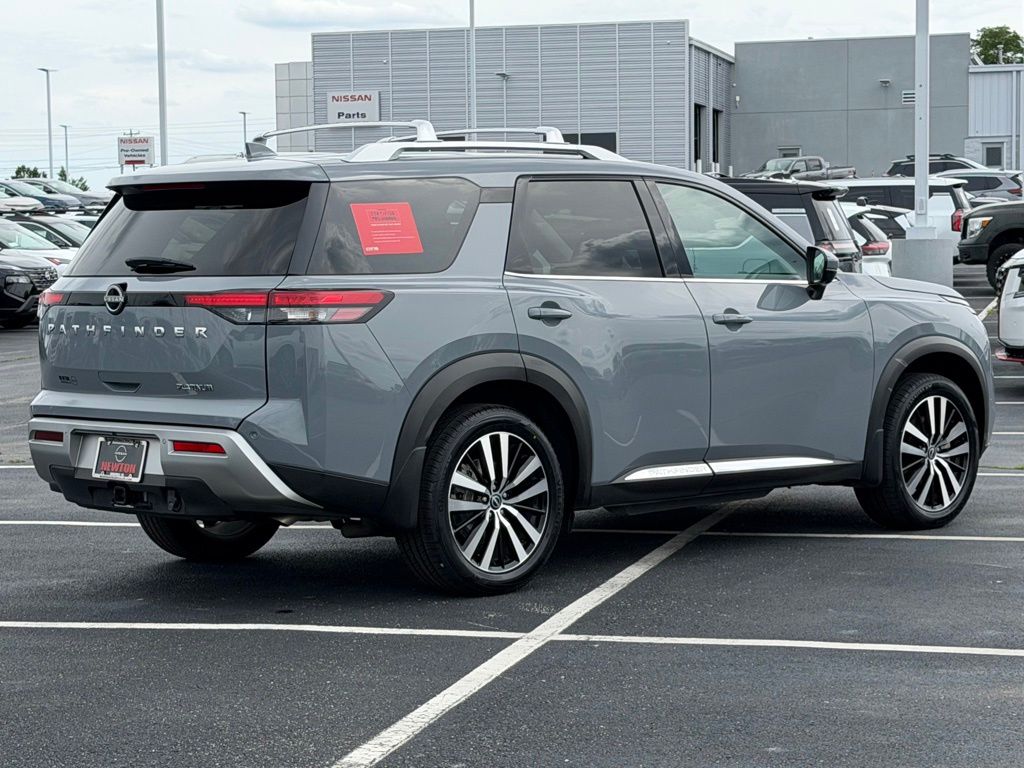 View vehicle photo 5