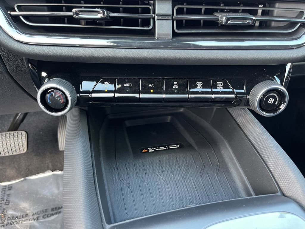 new 2025 Chevrolet Equinox EV car, priced at $34,895