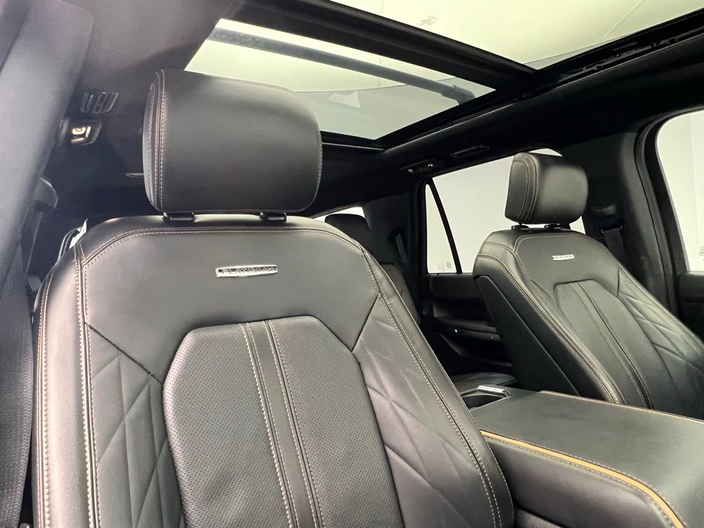 Thumbnail: 2022 Ford Expedition - 8