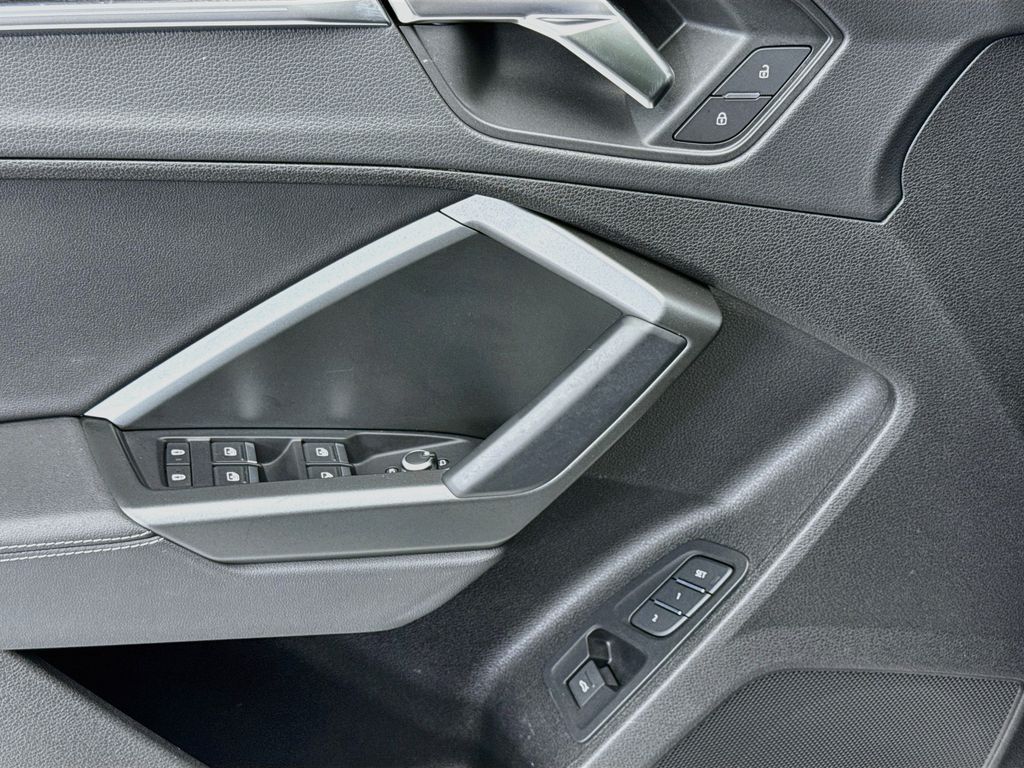 Thumbnail: 2023 Audi Q3 - 21