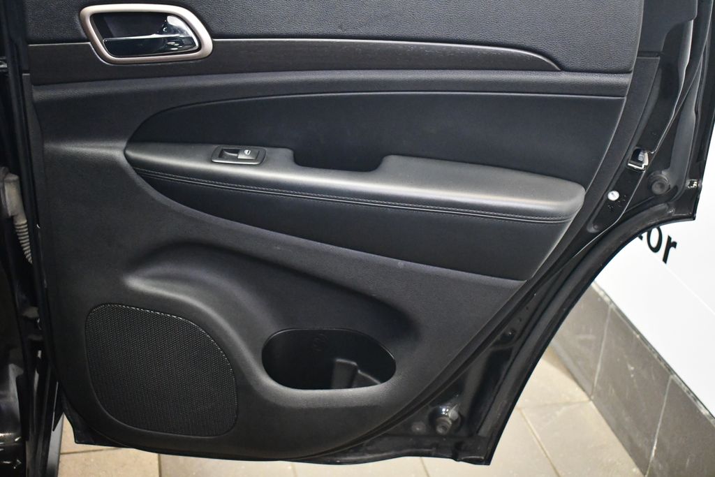 Thumbnail: 2016 Jeep Grand Cherokee - 27