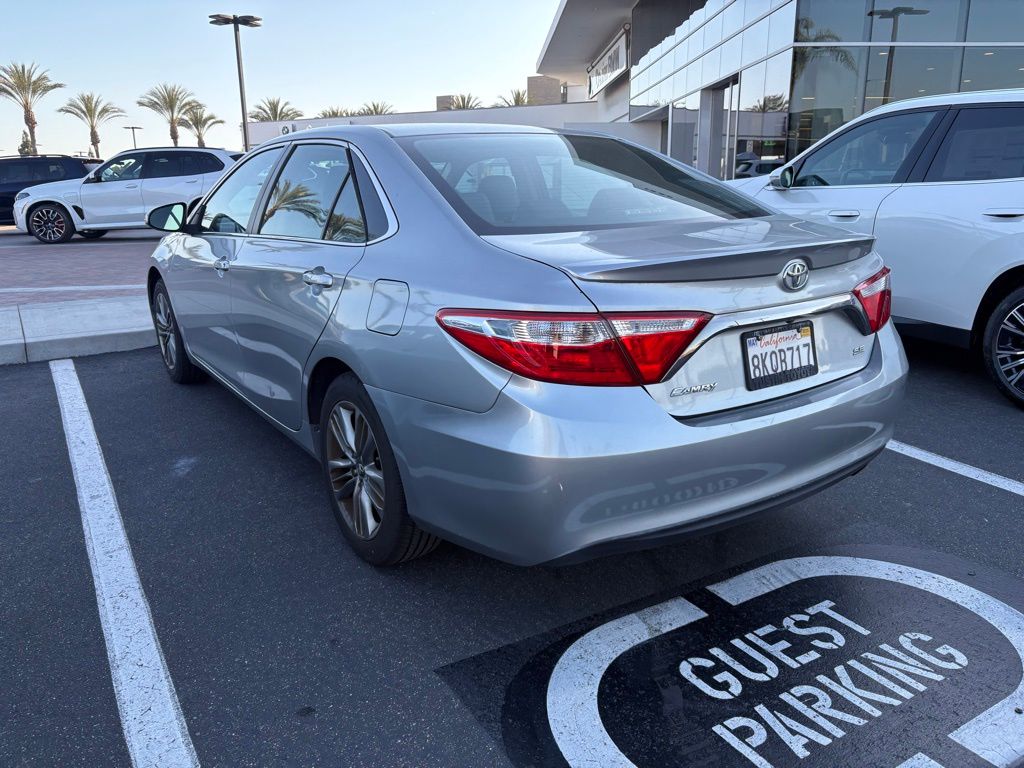 2016 Toyota Camry SE 7