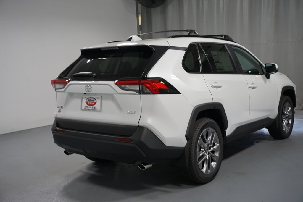 Thumbnail: 2025 Toyota RAV4 - 8