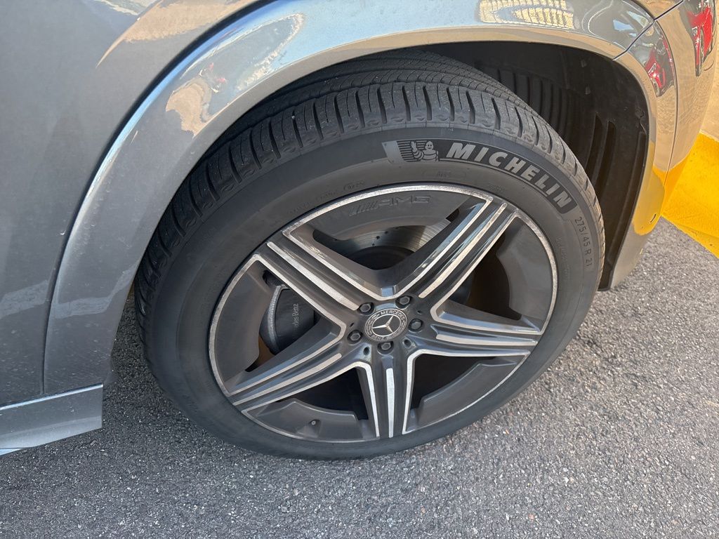 Thumbnail: 2025 Mercedes-Benz GLE - 9