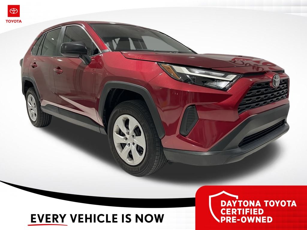 2023 Toyota RAV4 LE's photo