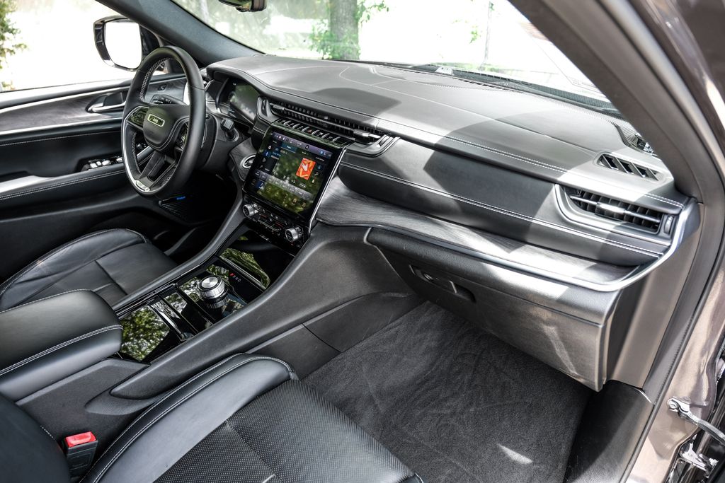 used 2022 Jeep Grand Cherokee car, priced at $31,834