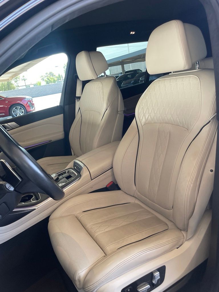 Thumbnail: 2020 BMW X7 - 7