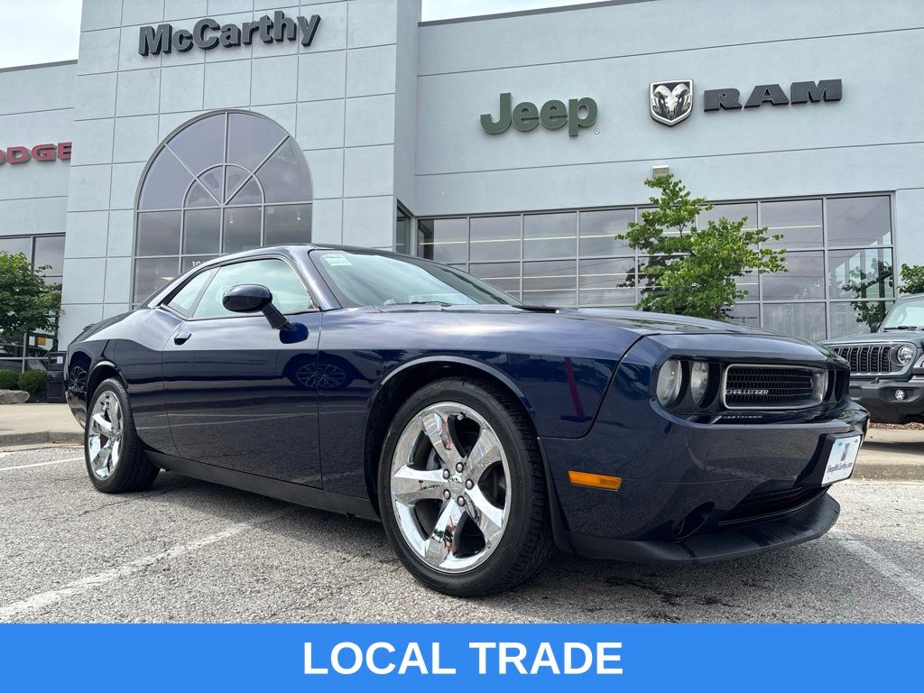 2013 Dodge Challenger SXT's photo