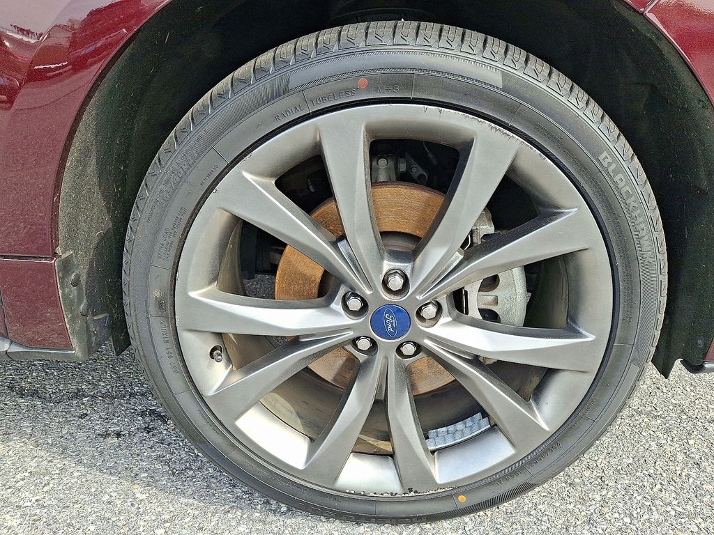 2017 Ford Edge — photo 9