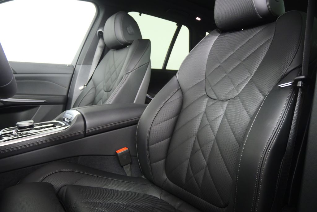 Thumbnail: 2026 BMW X5 - 10