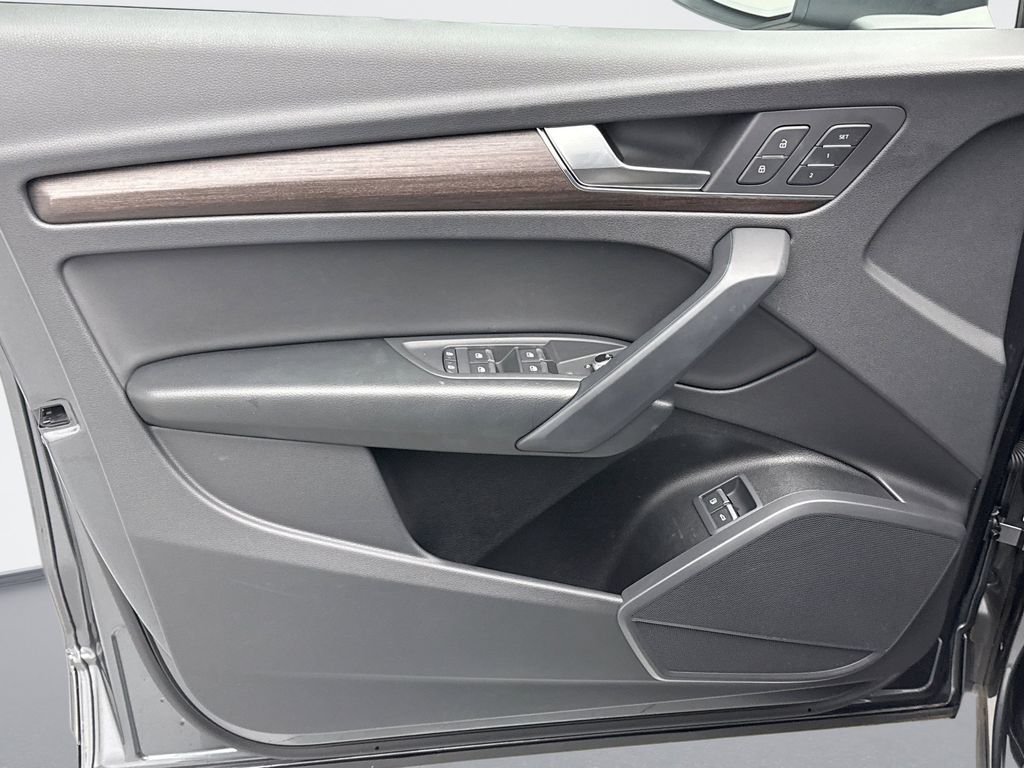 Thumbnail: 2024 Audi Q5 - 9