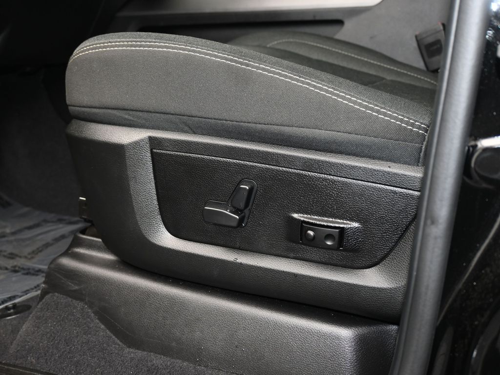 Used 2026 Diamond Black Crystal Pearlcoat Ram Big Horn image 12