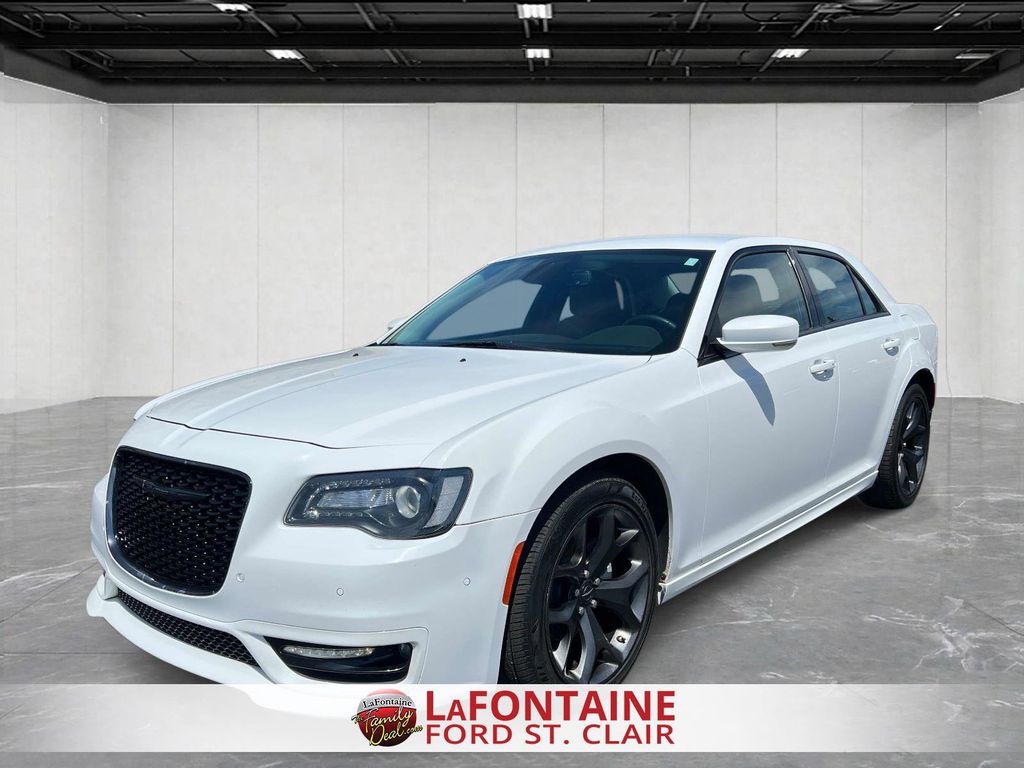 2022 Chrysler 300 Touring L RWD