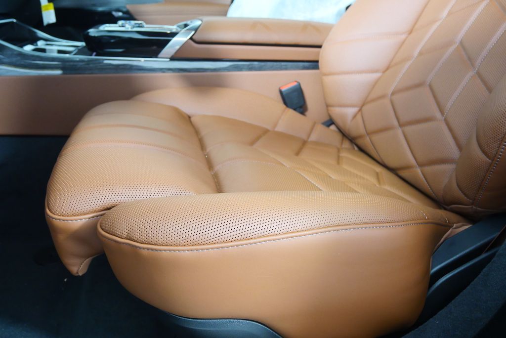 Thumbnail: 2026 BMW 7 Series - 10