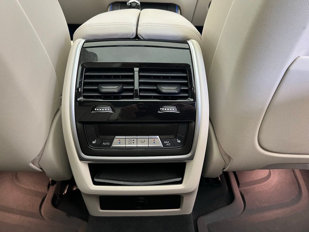 2022 BMW X5 xDrive45e 10