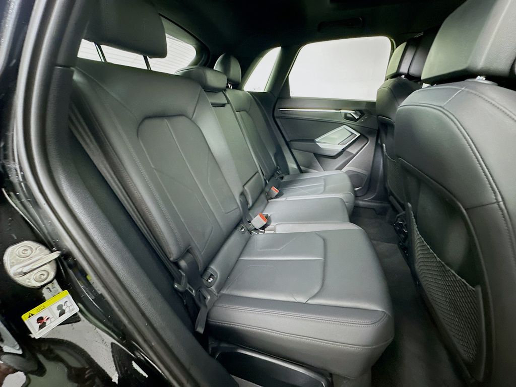 Thumbnail: 2022 Audi Q3 - 27