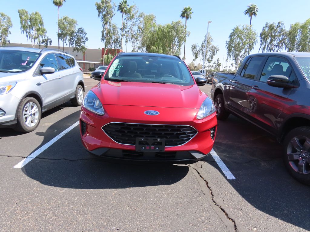 2021 Ford Escape SE 2