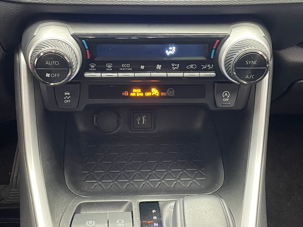 2023 Toyota RAV4 XLE 27