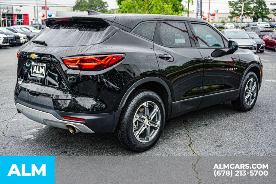 Used 2025 Black Chevrolet LT image 6
